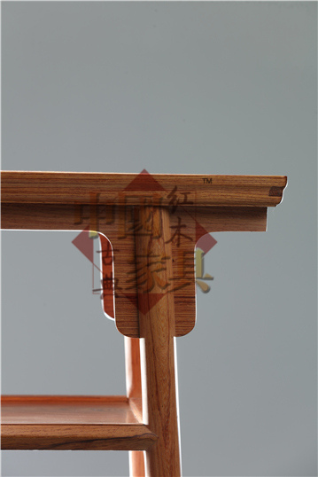 14、此案刀牙可謂比例協(xié)調(diào)，尤其是牙嘴的開設(shè)位置與開挖弧度，自然圓滿，妙趣自然。_副本