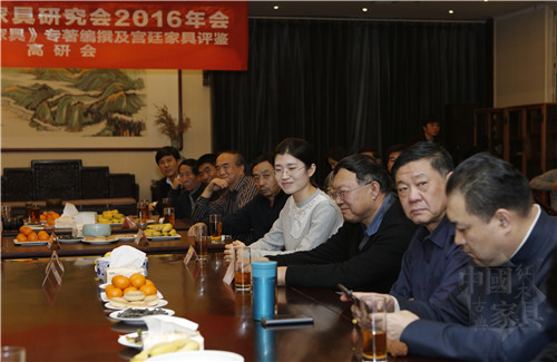 15、編委會(huì)陣容強(qiáng)大_副本