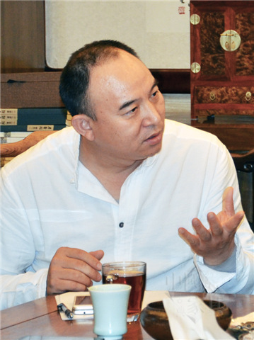 03-4《中國宮廷家具》編委會副主任、北京市君馨閣家具有限責(zé)任公司董事長袁劍君發(fā)言_副本