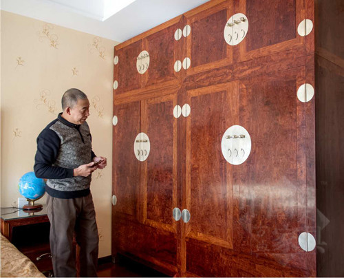 02田燕波講述頂箱柜的設(shè)計(jì)過(guò)程