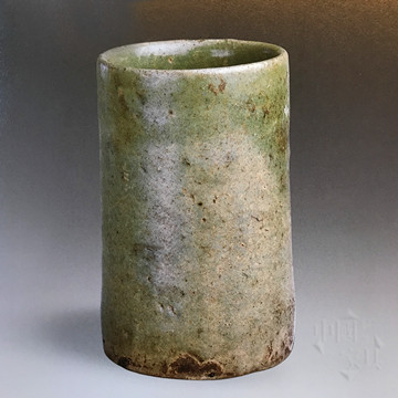 4、北京故宮博物院藏有一件青釉筆筒（見《中國1文房四寶全集4-文房清供》）標(biāo)注為東晉_副本_副本