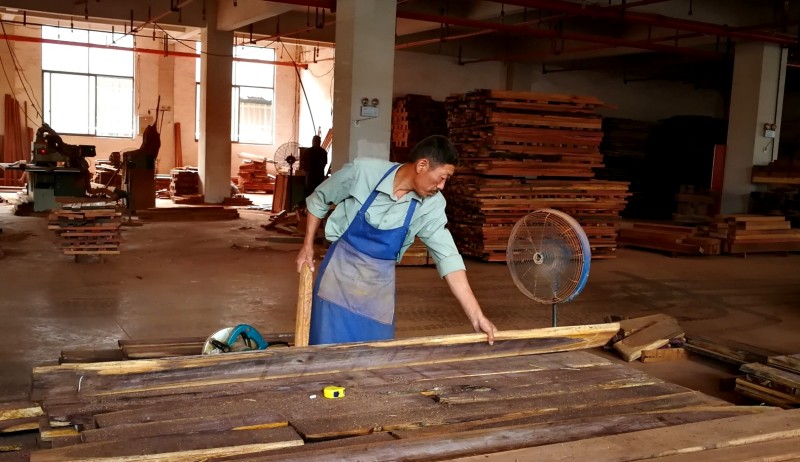 2、興國紅木車間一角_看圖王